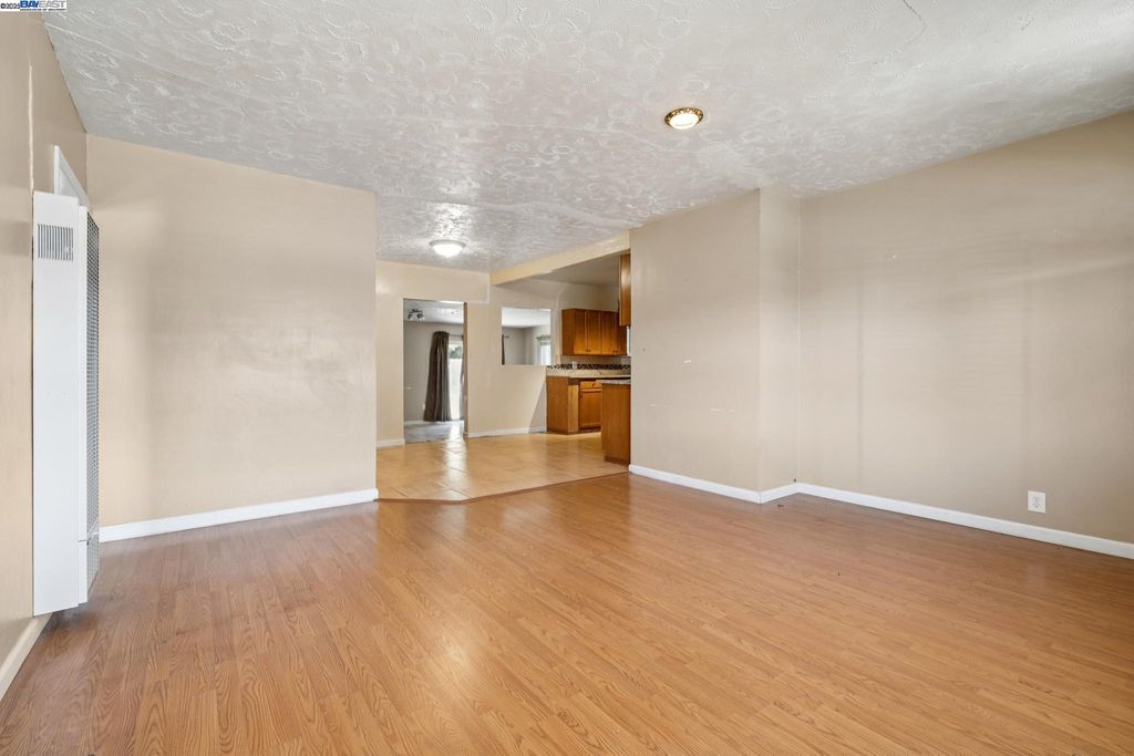 property-img