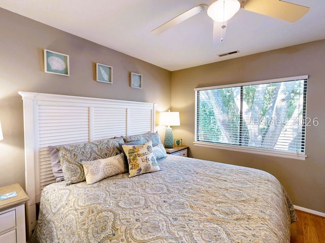 43 Folly Field Rd Apt 17, Hilton Head Island, SC 29928