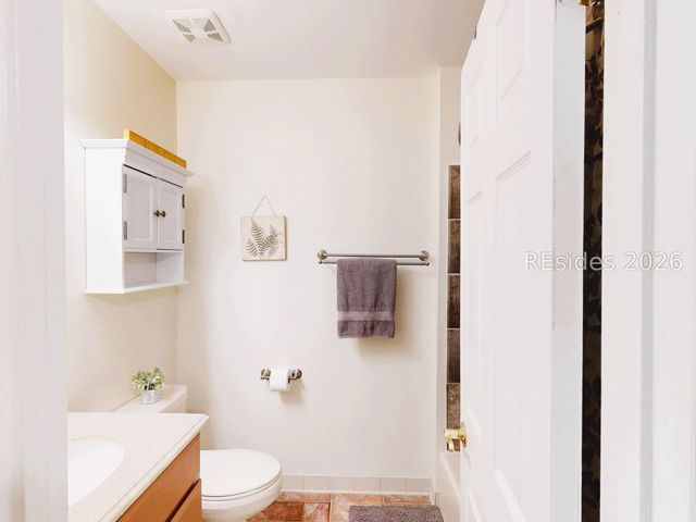 43 Folly Field Rd Apt 17, Hilton Head Island, SC 29928