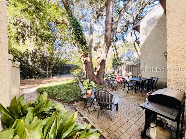 43 Folly Field Rd Apt 17, Hilton Head Island, SC 29928