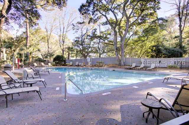 43 Folly Field Rd Apt 17, Hilton Head Island, SC 29928