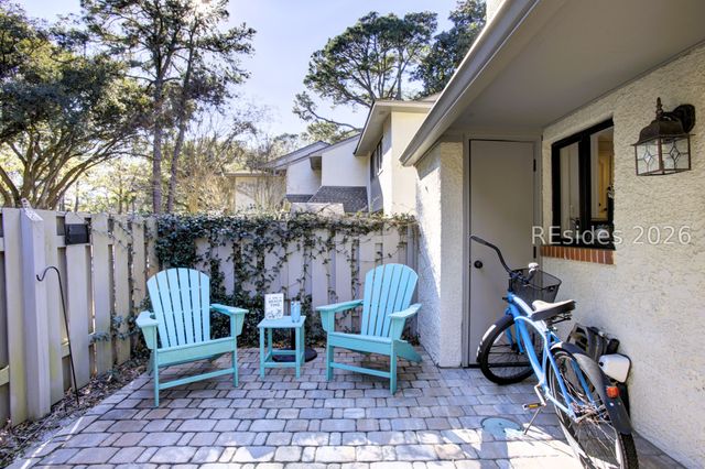 43 Folly Field Rd Apt 17, Hilton Head Island, SC 29928