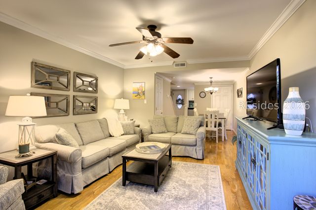 43 Folly Field Rd Apt 17, Hilton Head Island, SC 29928