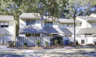 43 Folly Field Rd Apt 17, Hilton Head Island, SC 29928