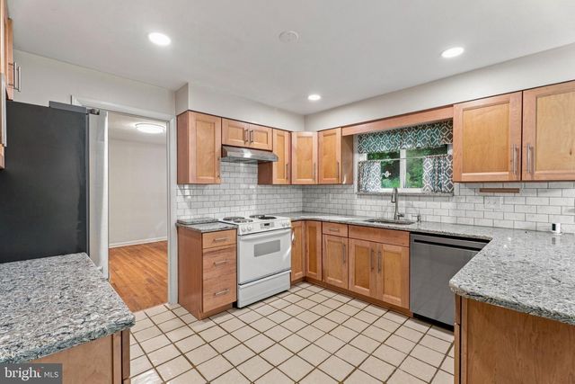 4631 HAWKSBURY RD, Baltimore, MD 21208