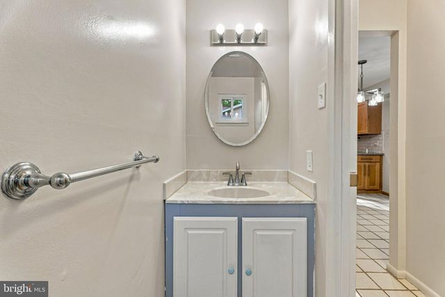 4631 HAWKSBURY RD, Baltimore, MD 21208