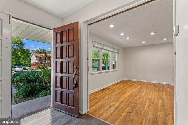 4631 HAWKSBURY RD, Baltimore, MD 21208