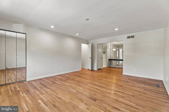 4631 HAWKSBURY RD, Baltimore, MD 21208