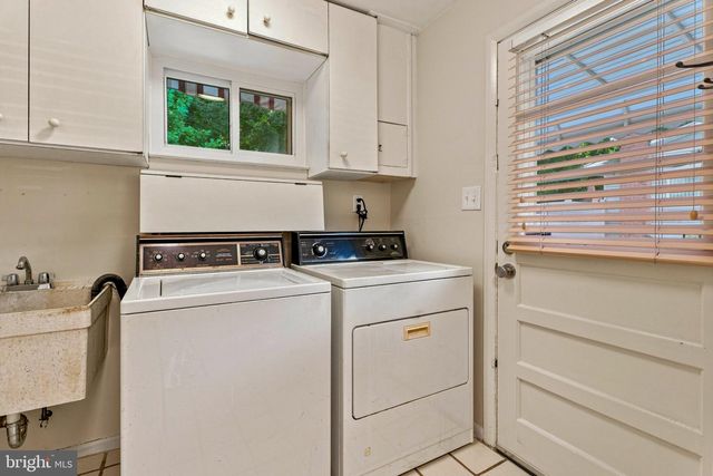 4631 HAWKSBURY RD, Baltimore, MD 21208