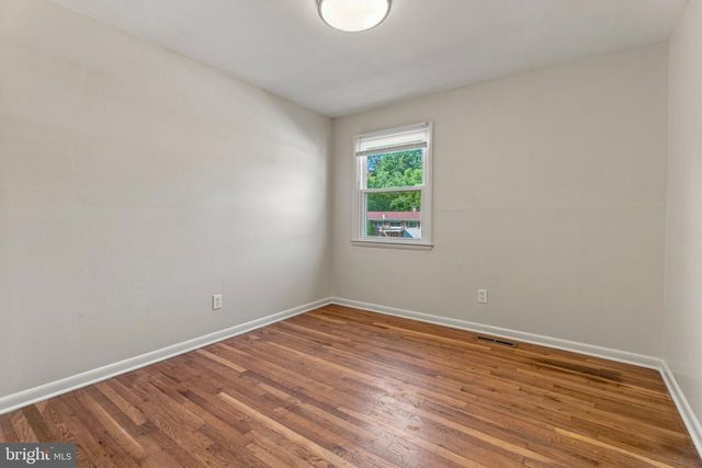 4631 HAWKSBURY RD, Baltimore, MD 21208