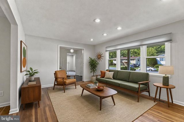 4631 HAWKSBURY RD, Baltimore, MD 21208
