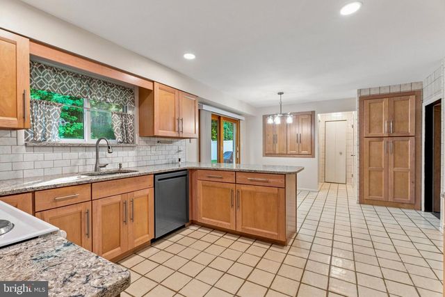 4631 HAWKSBURY RD, Baltimore, MD 21208
