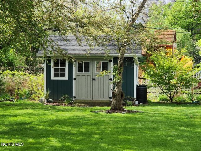3333 W Bancroft Street, Ottawa Hills, OH 43606