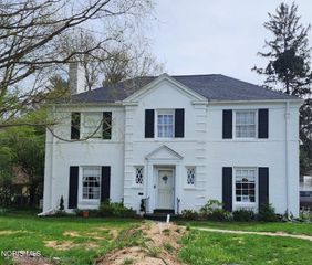 3333 W Bancroft Street, Ottawa Hills, OH 43606