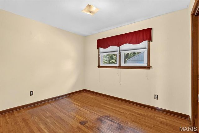 1011 Hawthorn Avenue, St Charles, MO 63301