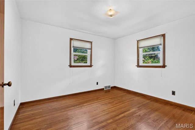 1011 Hawthorn Avenue, St Charles, MO 63301