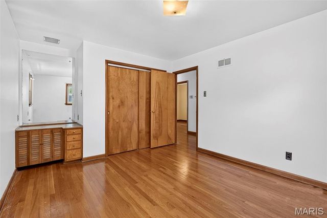 1011 Hawthorn Avenue, St Charles, MO 63301