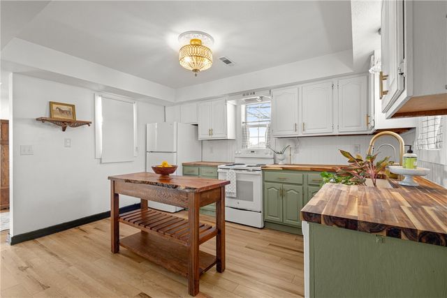 1009 Lilac Street, Rogers, AR 72756