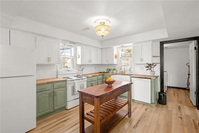 1009 Lilac Street, Rogers, AR 72756