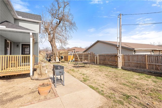 1009 Lilac Street, Rogers, AR 72756