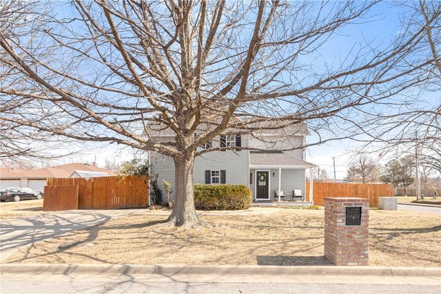 1009 Lilac Street, Rogers, AR 72756