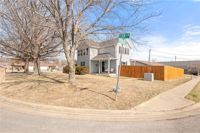 1009 Lilac Street, Rogers, AR 72756