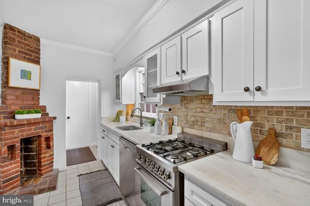 142 D ST SE, Washington, DC 20003