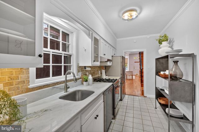 142 D ST SE, Washington, DC 20003