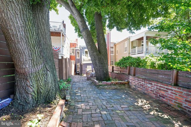 142 D ST SE, Washington, DC 20003