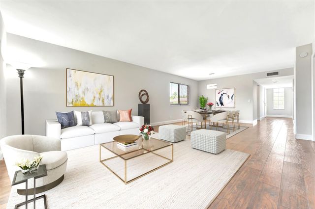 334 LAKEVIEW Drive 204, Weston, FL 33326