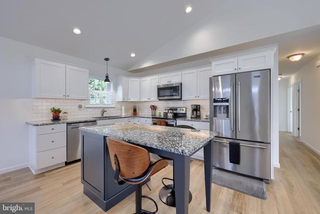 2521 EDGEWOOD LN, York, PA 17403