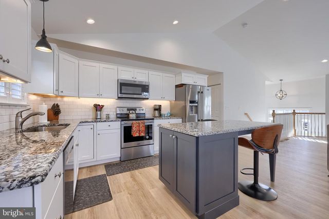 2521 EDGEWOOD LN, York, PA 17403