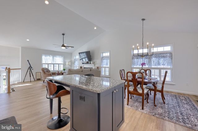 2521 EDGEWOOD LN, York, PA 17403