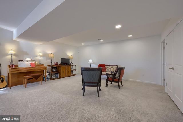 2521 EDGEWOOD LN, York, PA 17403