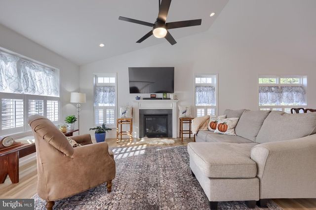 2521 EDGEWOOD LN, York, PA 17403