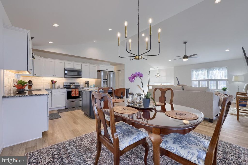 2521 EDGEWOOD LN, York, PA 17403