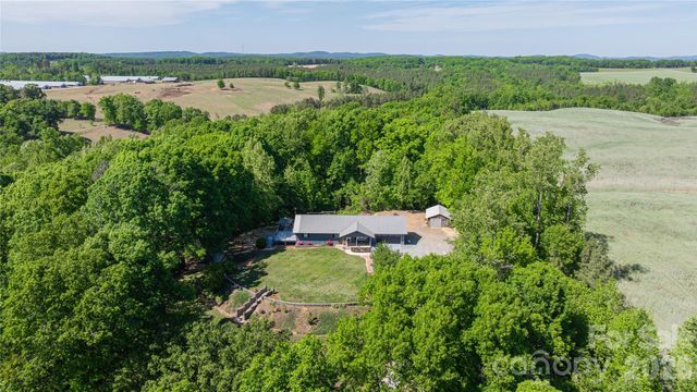 7362 Volunteer Rescue Road, Denton, NC 27239
