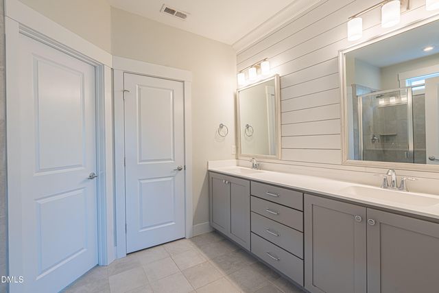 303 Quarter Gate Trace, Chapel Hill, NC 27516