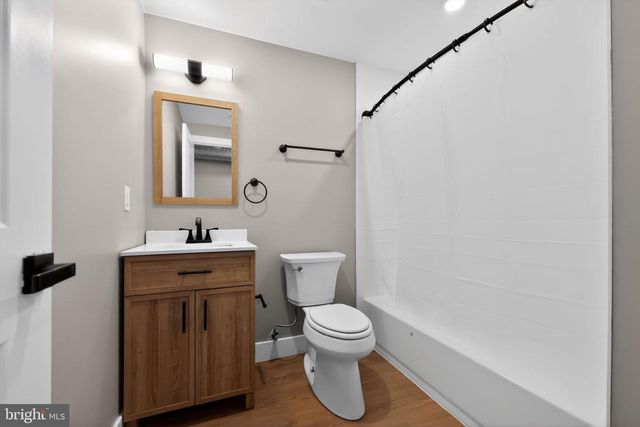 707 EDGEMORE RD, Philadelphia, PA 19151