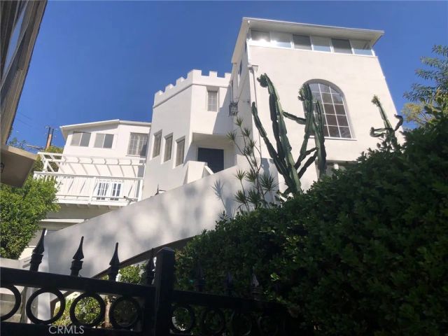 5924 Graciosa Drive, Los Angeles, CA 90068