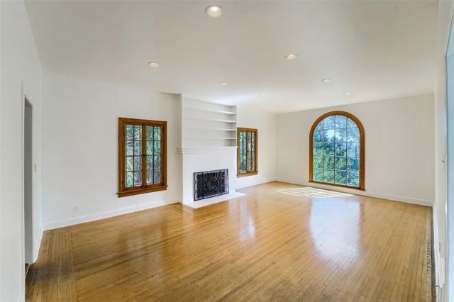 5924 Graciosa Drive, Los Angeles, CA 90068