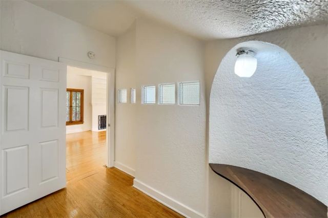 5924 Graciosa Drive, Los Angeles, CA 90068