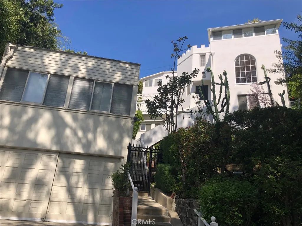 5924 Graciosa Drive, Los Angeles, CA 90068
