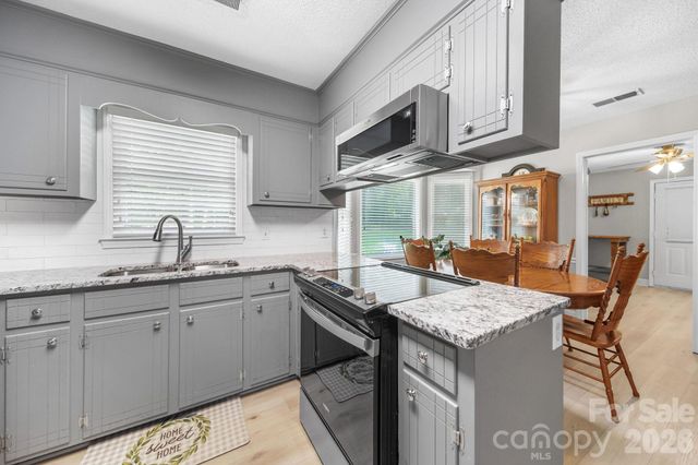 2115 Acorn Lane, Monroe, NC 28112