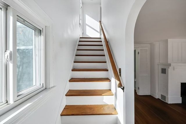 342 Old Connecticut Path, Framingham, MA 01701