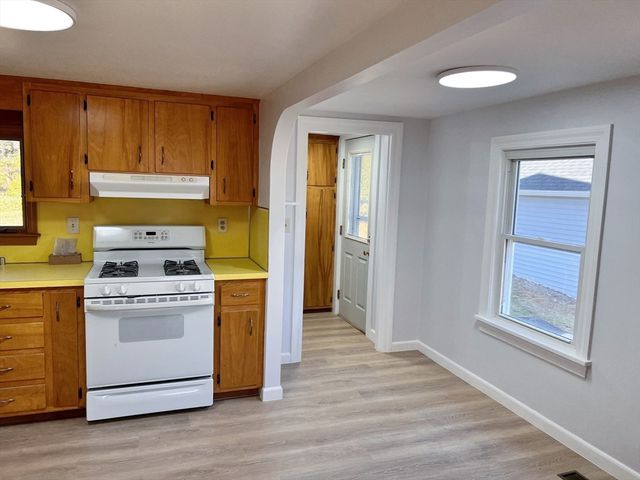 342 Old Connecticut Path, Framingham, MA 01701