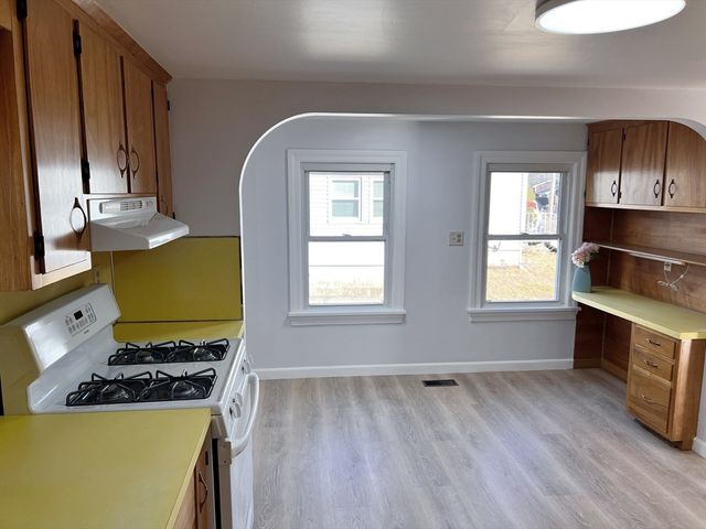 342 Old Connecticut Path, Framingham, MA 01701