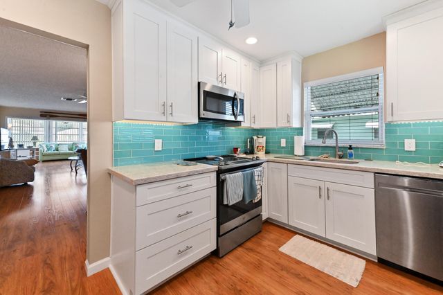 604 Hummingbird Lane, Delray Beach, FL 33445