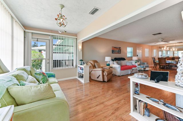 604 Hummingbird Lane, Delray Beach, FL 33445