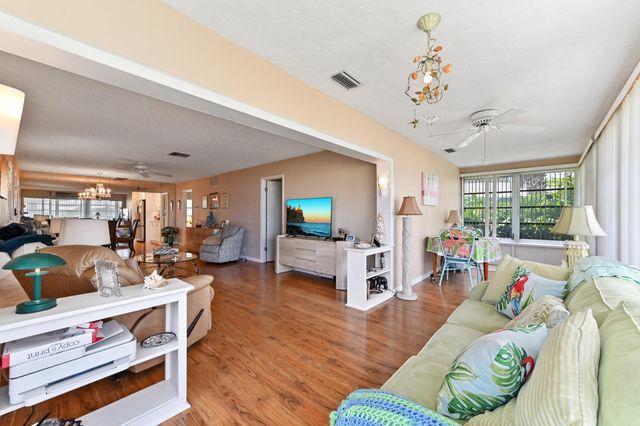 604 Hummingbird Lane, Delray Beach, FL 33445